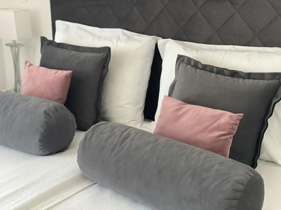 New Modern Apt Near Old Town - Private Parking Zadar Apartment