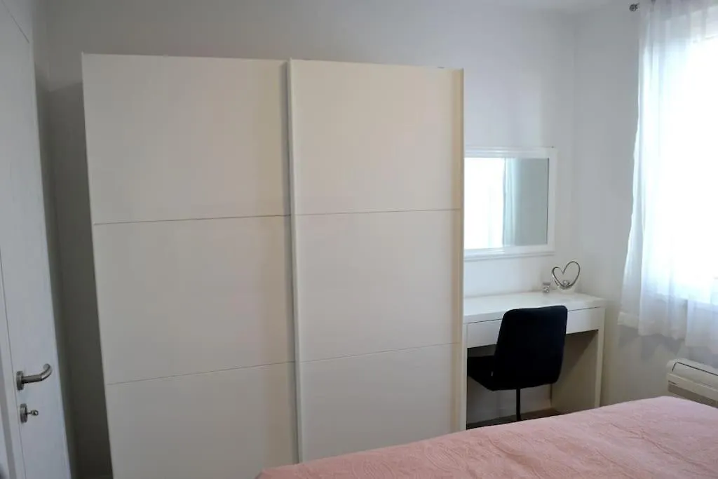 New Modern Apt Near Old Town - Private Parking Zadar